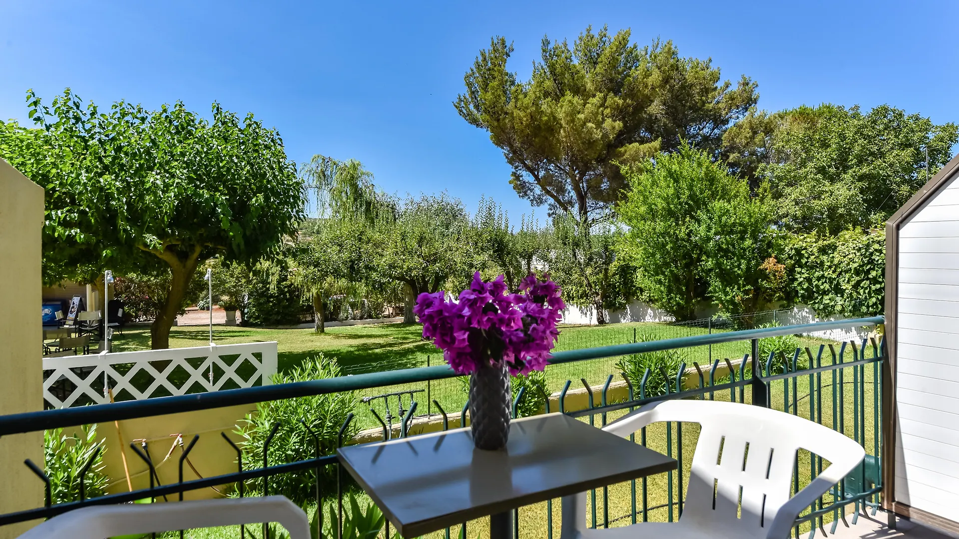 Ionis Hotel Troianata