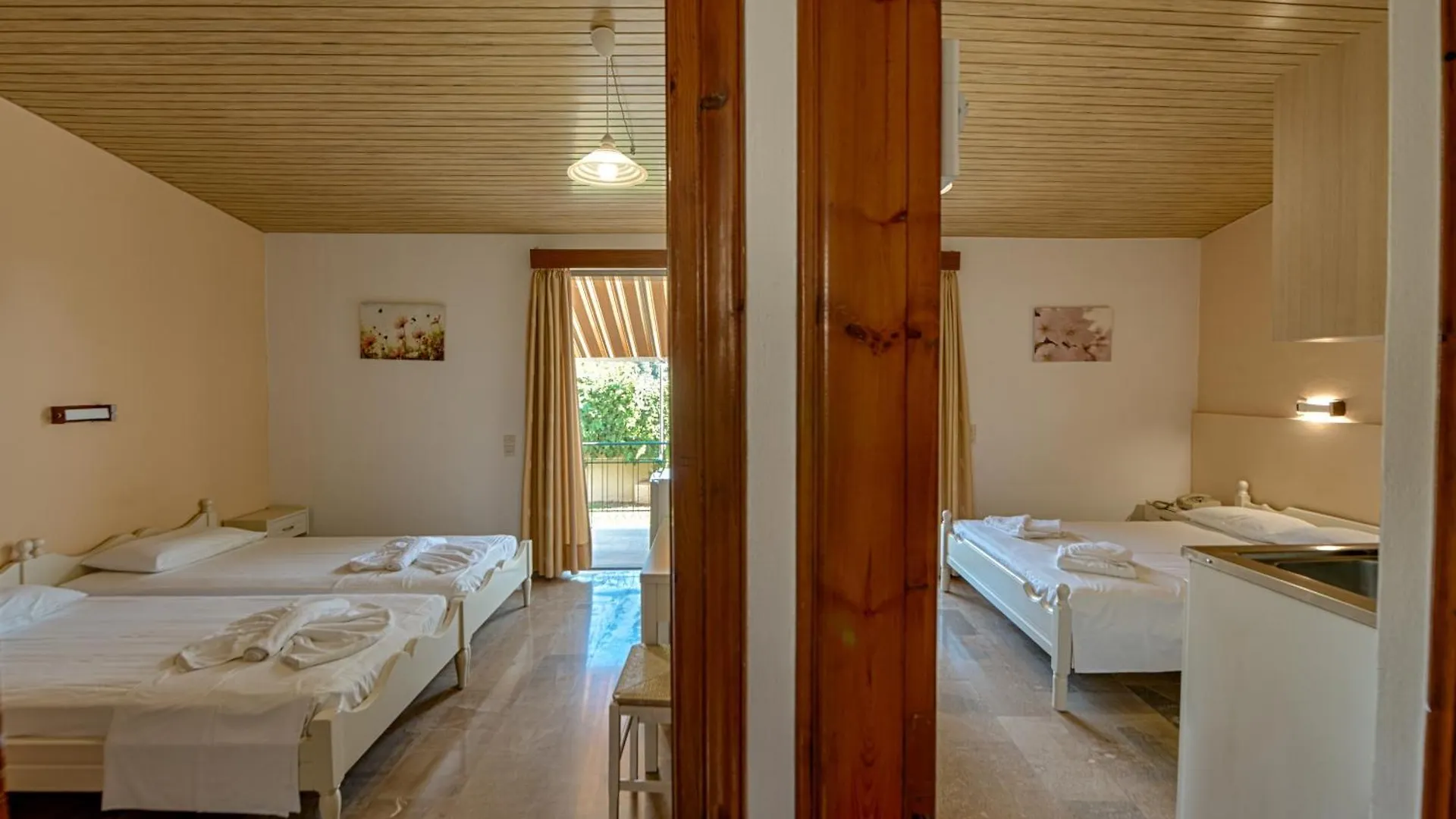 Ionis Hotel Troianata