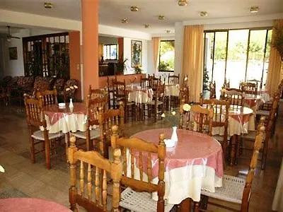 Ionis Hotel Troianata 2*,