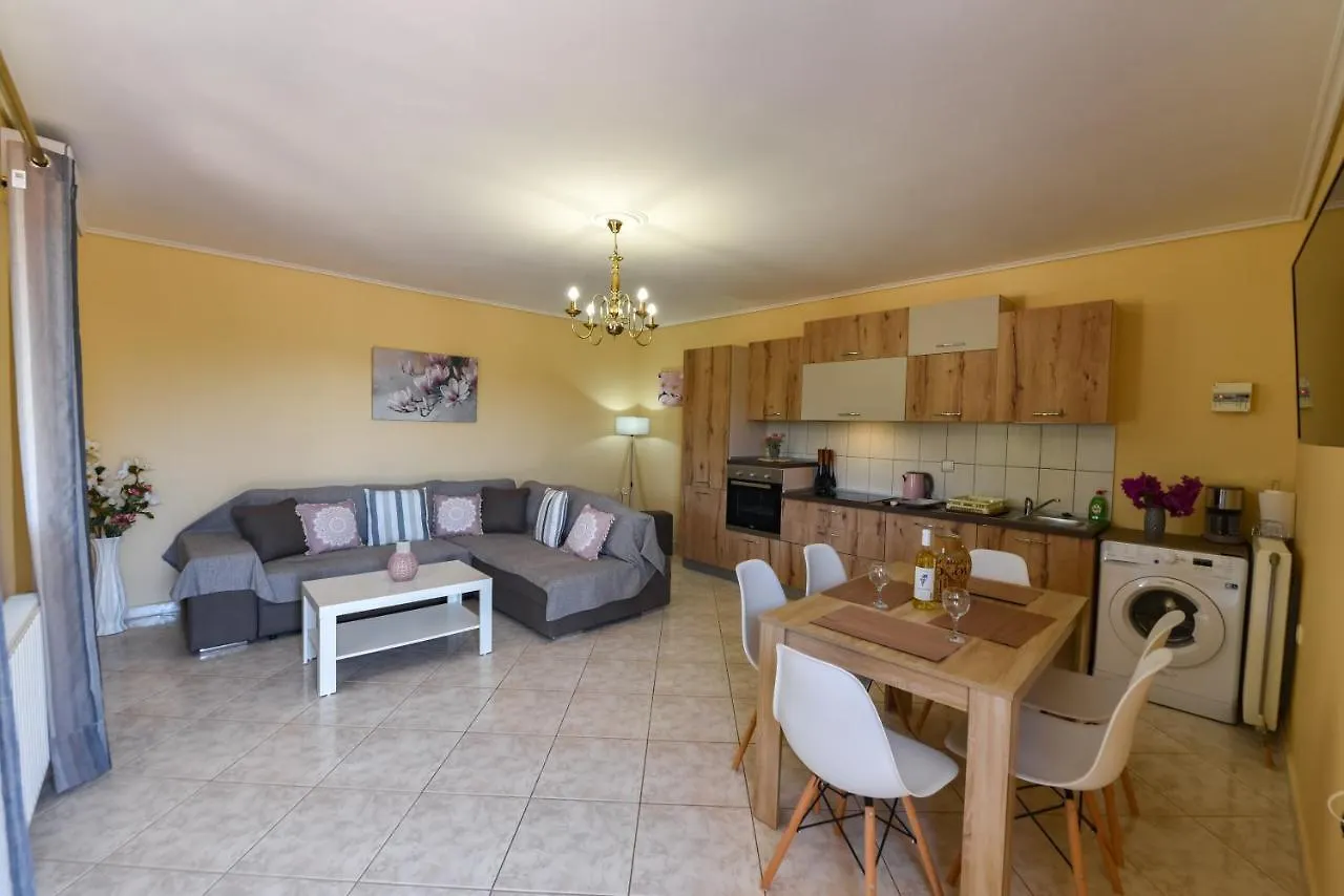 Ionis Hotel Troianata