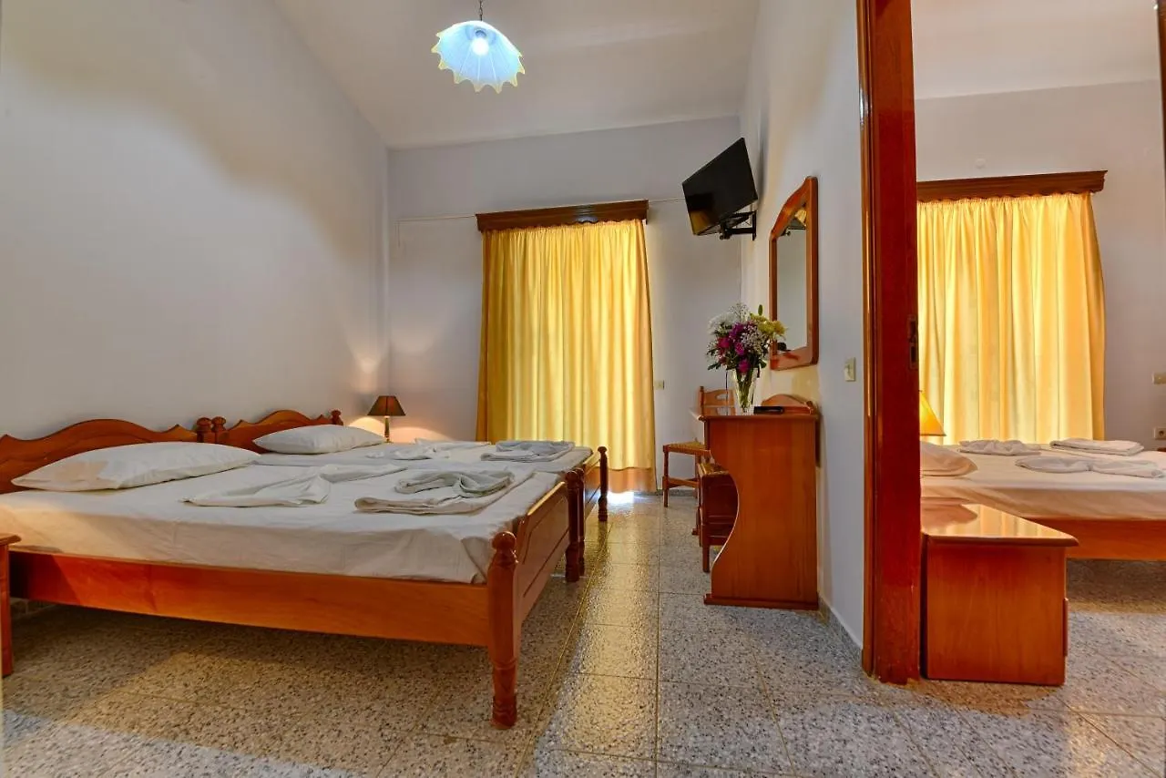**  Ionis Hotel Troianata Grecia