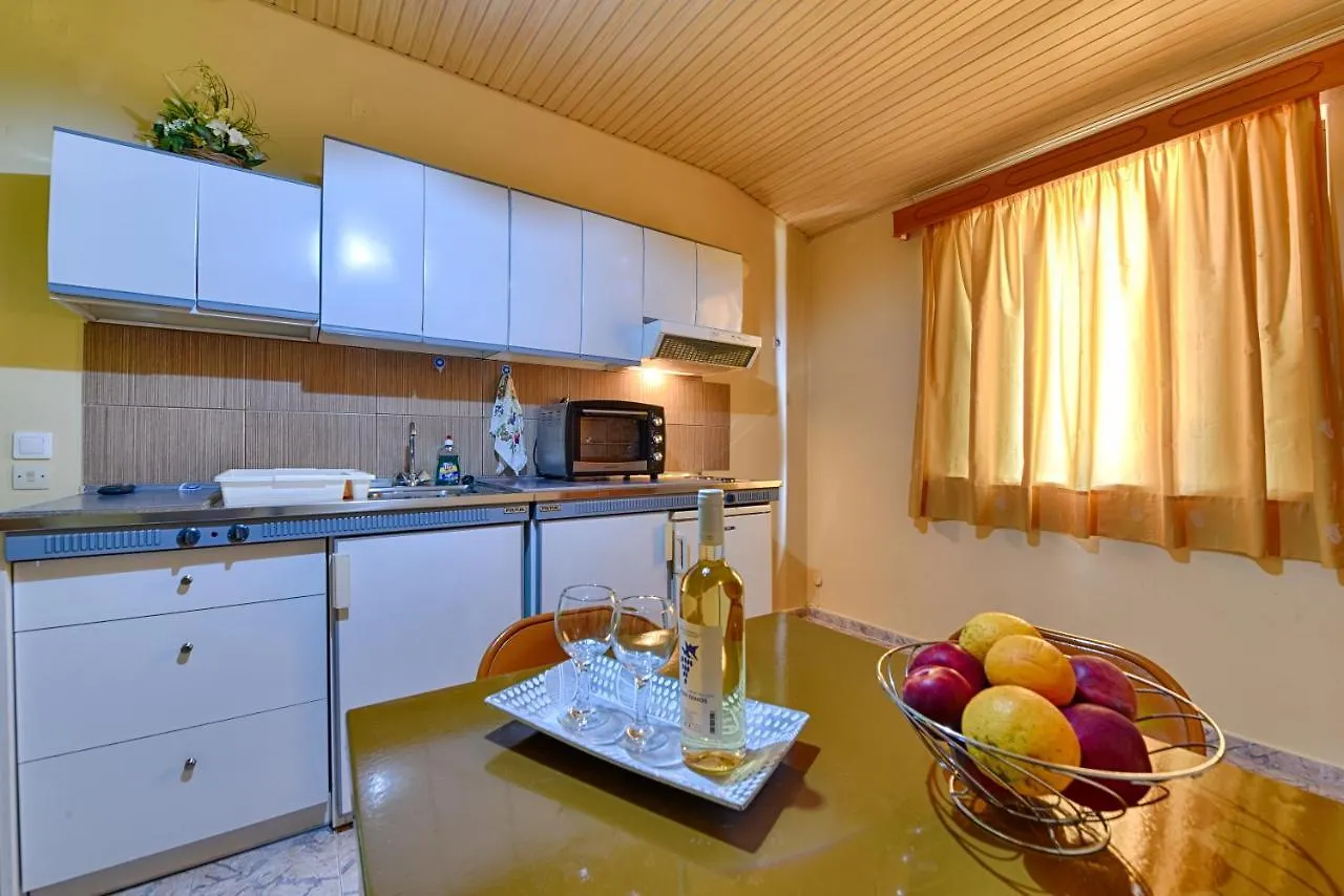Ionis Hotel Troianata Grecia